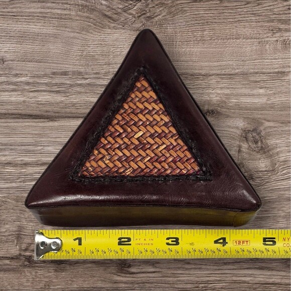 Handmade Leather Triangle Trinket Jewelry Box Woven Lid Indonesia 5" Gift - Picture 8 of 9